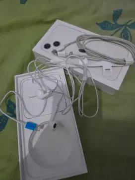 Headset & kabel data Ori bawaan IP Ibox