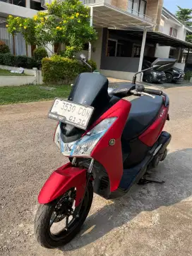 Yamaha Lexi 125 Cc Merah Doff