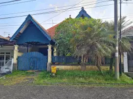 Hunian Kawasan Elite Araya Luas 250 m2 Row Jalan Lebar Dekat Taman