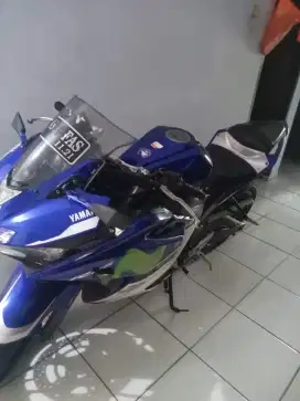 Yamaha R25 2016 type Movistar