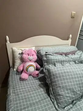 Tempat tidur bekas murah