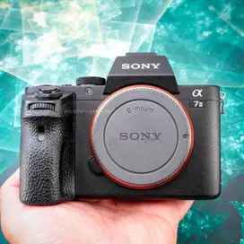 Sony A7 Mark II Body. Fullset Like New. Sc 11rb. A7II A72