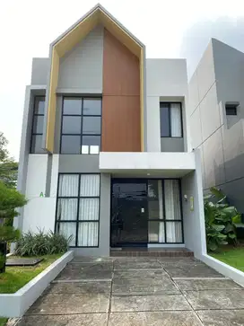 Rumah 2 lantai siap huni dekat stasiun rawabuntu dan pintu tol
