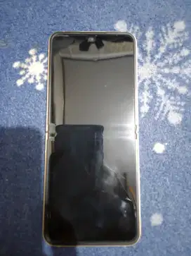 Dijual Samsung Z Flip6 512GB yellow like new Baru pakai 8 bulan