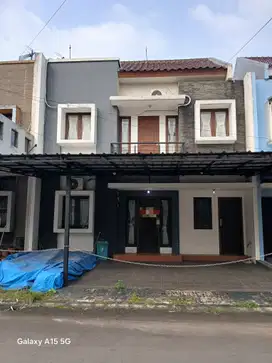 Rumah 2 Lantai di Raffless Hills Cibubur