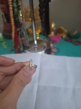 Cincin branded 
Cincin vintage sword 
Limited edition 
Barang terawat