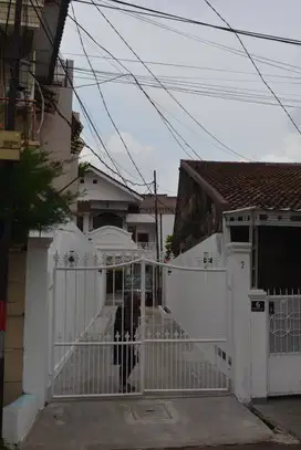 Kos Putri Persahabatan
