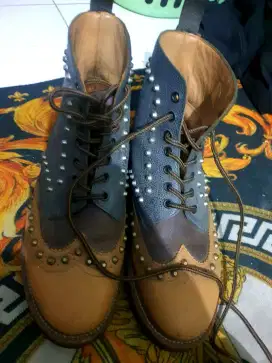 Dr.Martens Filipe booth limited authentic