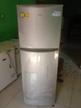 Dijual cepat kulkas 2 pintu