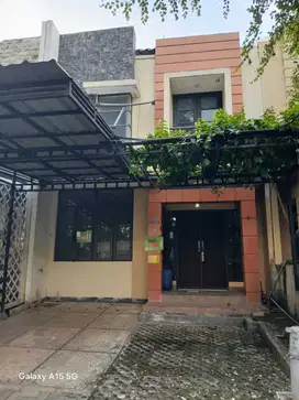 Rumah 2 Lantai di Raffless Hills Cibubur
