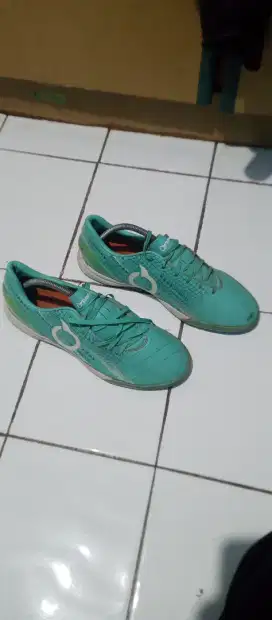 sepatu futsal prtus Legion v2