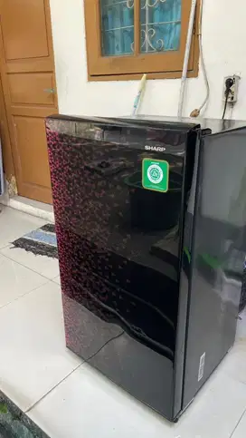 Kulkas Sharp 1 Pintu 133Liter Mulus! Baru 4 bulan - Masih Garansi