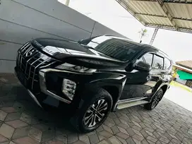 Pajero 2022 Dakar hitam sanruf automatic
