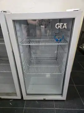 Showcase Gea 1 pintu