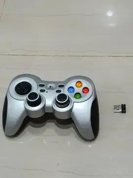 Logitech F710 Gamepad Wireless - Minus USB Receiver