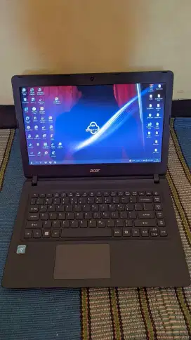 Laptop Acer ES1-432
