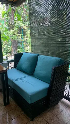 Kursi preloved cafe, aestetik, rotan kokoh alasan jual cafe pindah