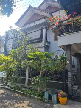 Dijual Rumah Strategis Siap Huni TerawatDi Area Bunga-Bunga Malang