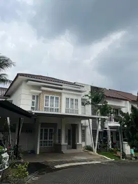 Rumah 2 Lantai di Raffless Hills Cibubur