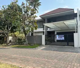 FOR RENT – RUMAH MEWAH GRAHA FAMILI BLOK V