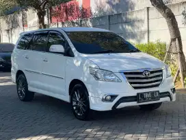 Kijang innova V bensin matic