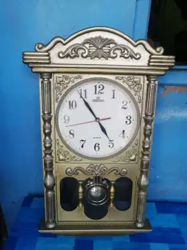 Jam dinding mirado