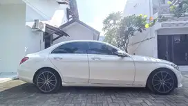 Mercedes-Benz C200 2019 Bensin
