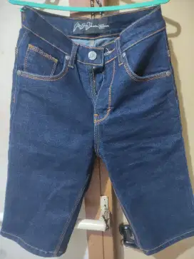 Celana jeans  pendek