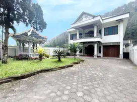 Vila Mewah 2 Lantai View Istimewa di Lokasi Tujuan Wisata Tawangmangu