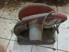 Mesin potong besi dan potong alumunim
