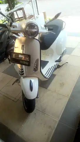 Jual vespa sprint s 150cc mulus