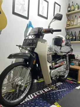 Astrea Prima 1990