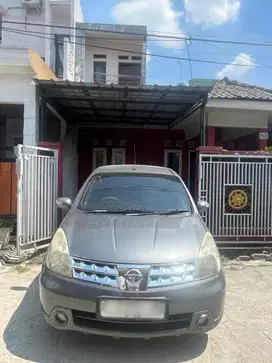 Nissan Grand Livina