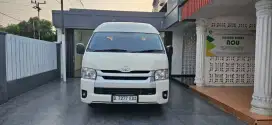 HIACE COMUTER 2.8 MT 2024