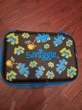 Kotak pensil Smiggle