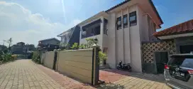 Rumah dijual lokasi sangat stategis.