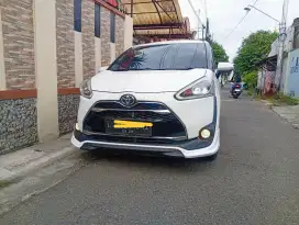 Sienta 2018 Q AT metik Toyota Sienta Q 2018 asli putih Sienta Q auto