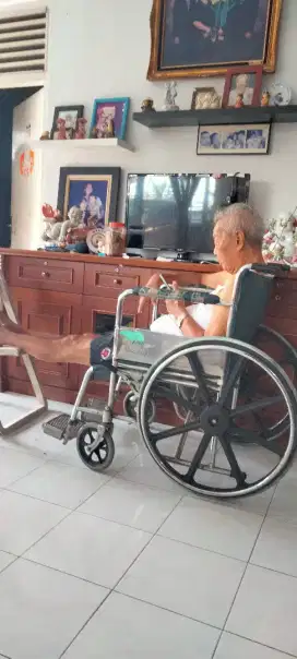 Jasa perawat di rumah sakit dan di rumah
