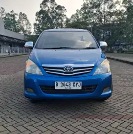 Toyota Kijang Innova 2011 Bensin