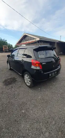 Toyota yaris e 2010