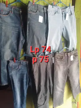 Bu.jual borongan aja 45 lembar jeans cewek