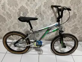 Sepeda BMX anak ukuran 18 untuk usia 5 sampai 8 tahun