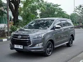 KIJANG INNOVA VENTURER 2.0 BENSIN AT 2018 ABU ISTIMEWA