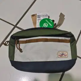 Tas selempang / waistbag Merk Eiger DETOUR (baru)
Uk 24 x 14,5 x 9 cm