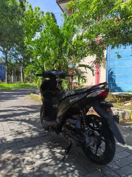 DIJUAL (FORSALE) BEAT DELUXE HITAM DOFF