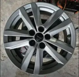 Velg OEM Mitsubishi Outlander R17 PCD5x114.3 Silver. Velg only 4pcs