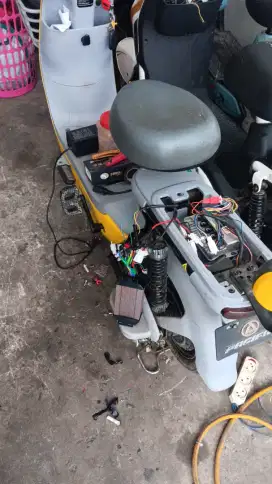 Servis sepeda listrik dan motor listrik