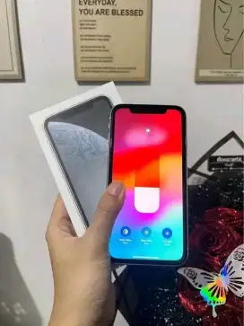 Iphone xr 64gb lengkap minus smartfren only