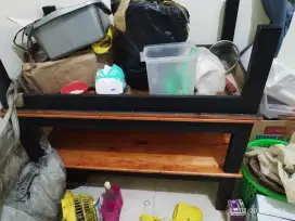 DIJUAL !! MEJA LESEHAN KONDISI BARU !