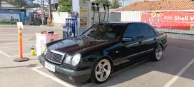 Mercedes-Benz E230 1997 Bensin